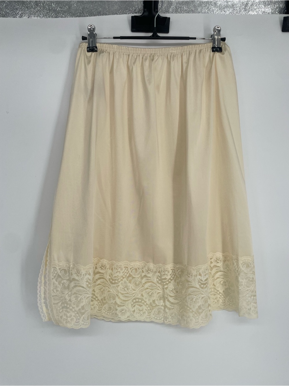 Vintage Vanity Fair Cream Nylon Half Slip
With Wide Lace Hem & Side Slit - Picture 7 of 8